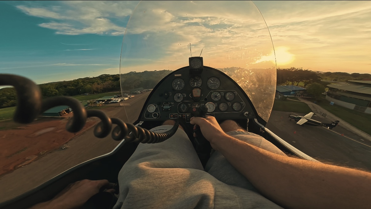 Before takeoff: the gyrocopter tour briefing